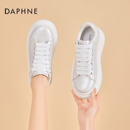 达芙妮厚底增高显瘦麦昆小白鞋女款2026新款春季爆款时尚休闲鞋S 