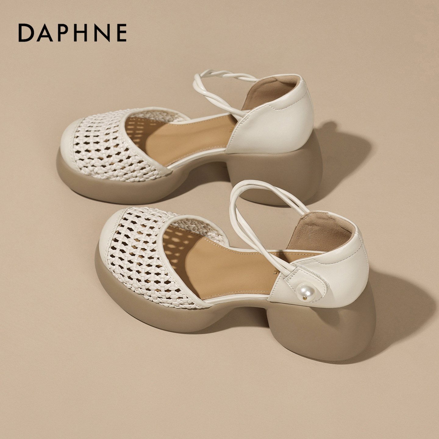 达芙妮厚底镂空凉鞋女2026夏季新款复古凉拖包头一字带罗马凉鞋S主图