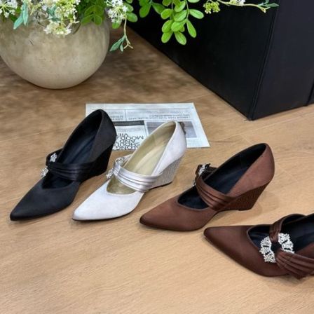 大梅~9公分增高春秋新款小方头金属一字带坡跟气质百搭