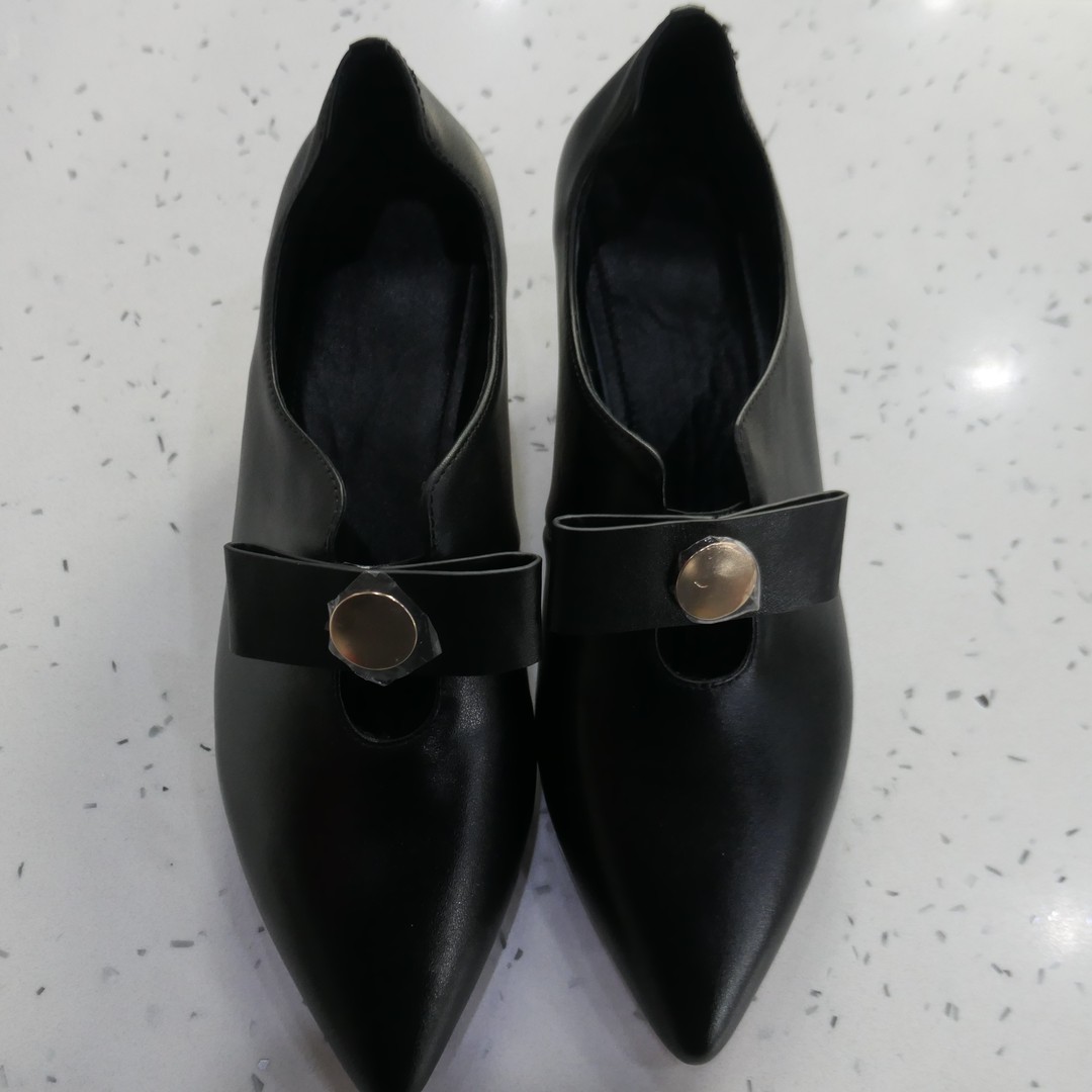 XL-2702头层牛皮三分猫跟鞋主图