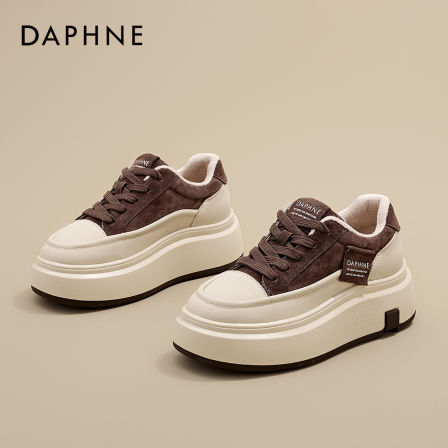 达芙妮爆款小众厚底板鞋女款加绒2026冬季新款百搭韩系休闲鞋女S 