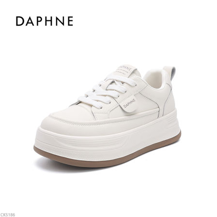 达芙妮2026春季新款潮流轻便休闲板鞋女增高厚底百搭运动小白鞋LL