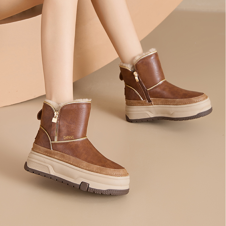 达芙妮女2025冬季爆款时尚中筒雪地靴女百搭经典款加绒休闲棉鞋LL主图