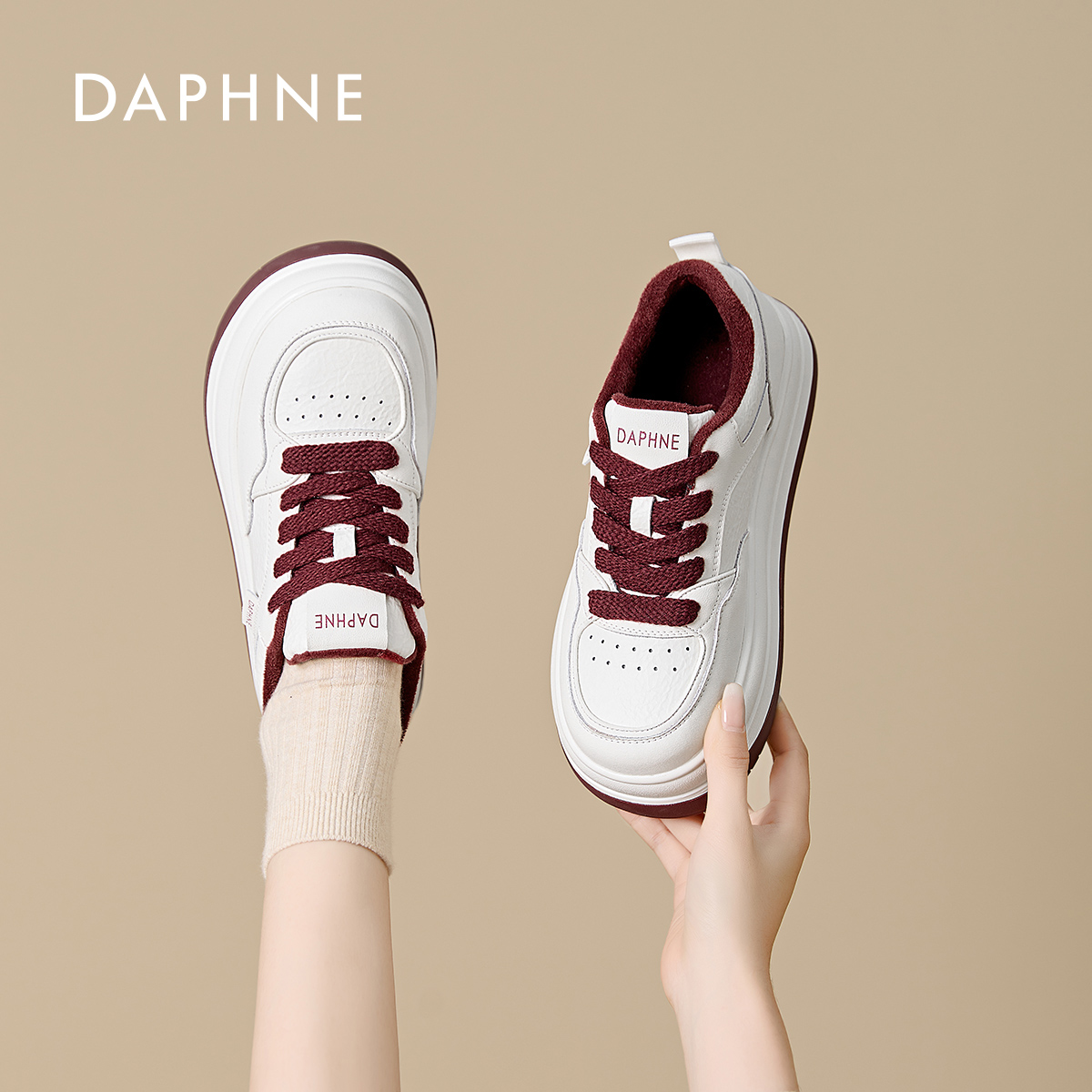 达芙妮鞋子女款百搭学生2026秋冬新款阔腿裤专用鞋爆款休闲板鞋S 主图