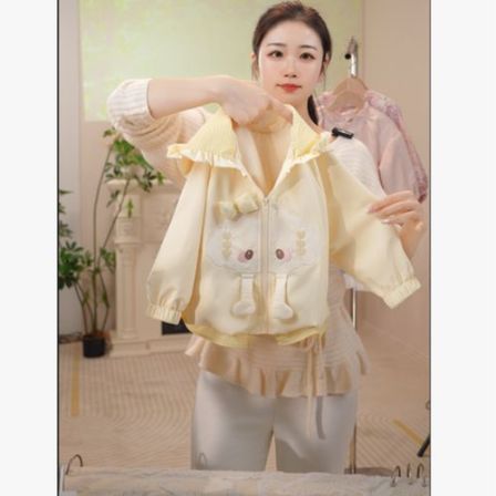 MOMOCO春季新款女童玩偶时尚休闲舒适防风外套78530138020