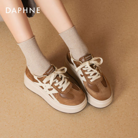 达芙妮系带韩版小白鞋2025轻便新款时尚百搭舒适运动休闲厚底板鞋