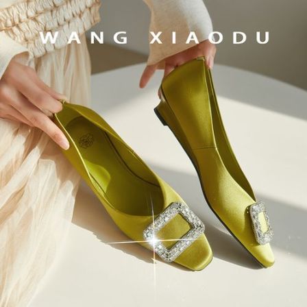 【王小毒】爱人眼眸●3cm亮钻方扣坡跟鞋女小方头高级感单鞋