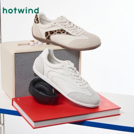 热风2026年春季新款女士时尚德训鞋H11W26119