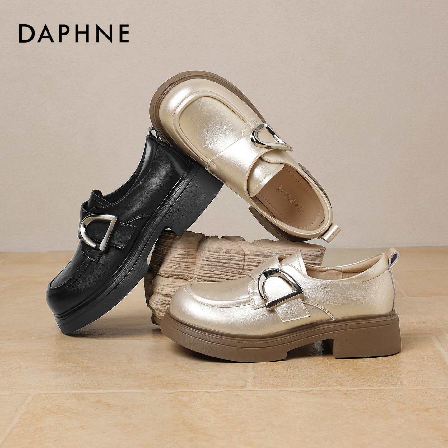 达芙妮春季新款复古时尚英伦风厚底粗跟休闲深口防滑软底乐福鞋主图