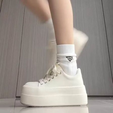 丑萌厚底内增高小白鞋女2025春季新款小个子百搭鞋子系带休闲板鞋