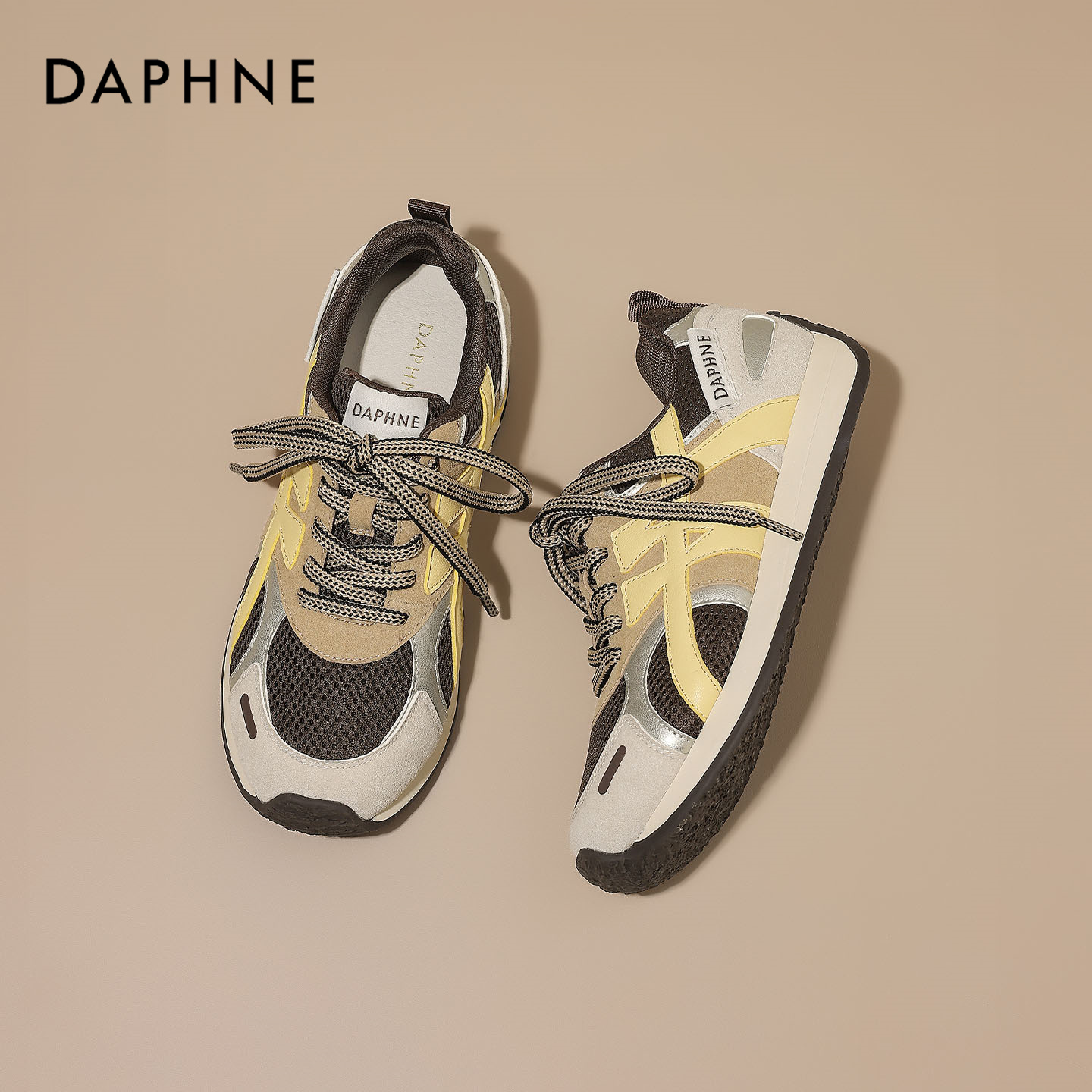 达芙妮女鞋学院风2025年新款夏季ins薄款网面透气百搭德训小白鞋主图