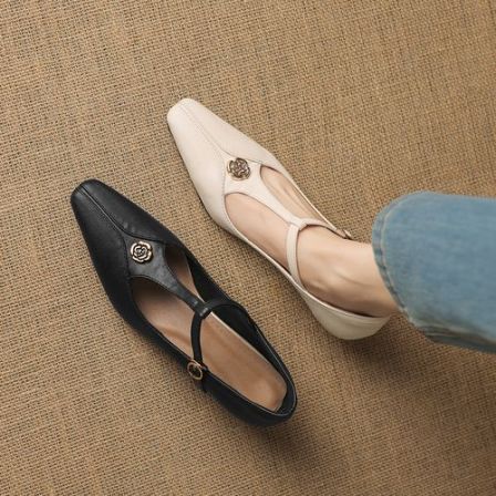 法式复古风丁扣带粗跟浅口单鞋大码41到43方头玛丽珍女鞋低跟显瘦