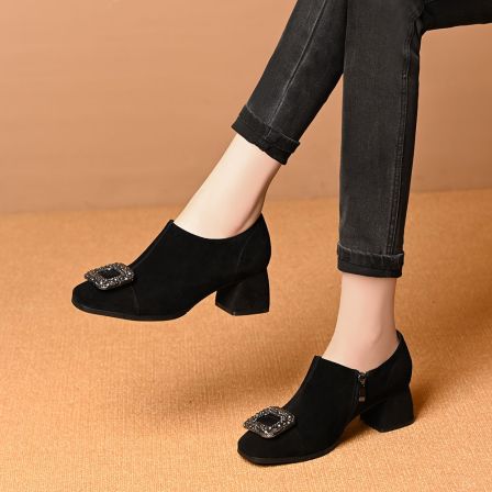 头层羊皮2026春季新款方头磨砂粗跟深口单鞋女水钻绒面中跟真皮鞋