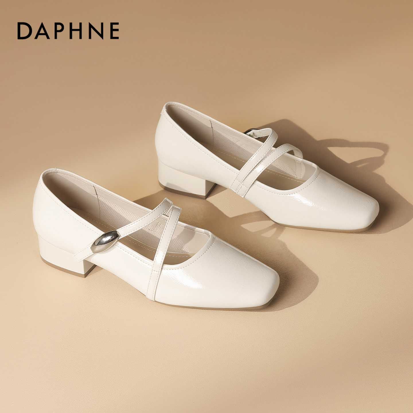 达芙妮白色玛丽珍女鞋子女款爆款2025新款粗跟配裙子浅口单鞋百搭主图