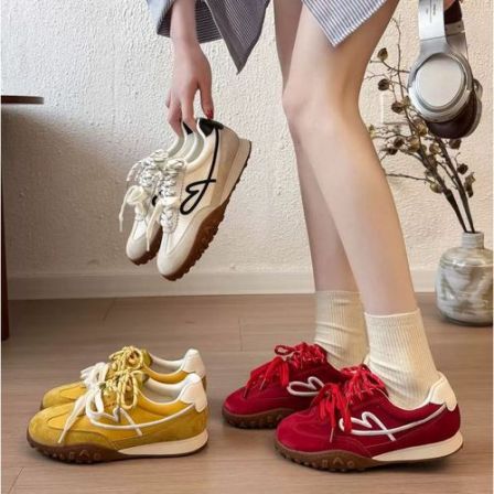 真皮爱心刺绣透气德训阿甘鞋女2026新款拼色系带轻便休闲鞋261313