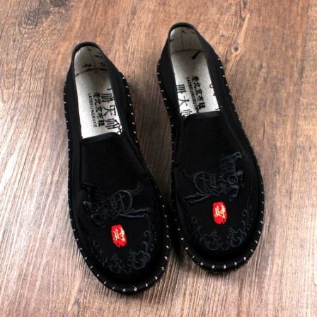 2026春季马年新款老北京布鞋男高档刺绣一脚蹬软底透气耐磨牛筋底