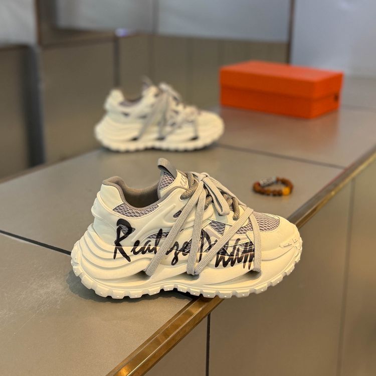 新款潮鞋设计感小众个性痞帅低帮鞋男鞋流行炸街时尚高级感男士鞋主图