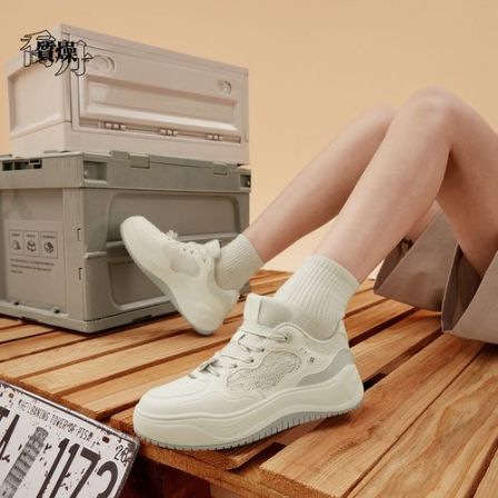 乔丹蝴蝶鞋低帮板鞋女2026夏季透气轻便防滑运动鞋女QDL052262520