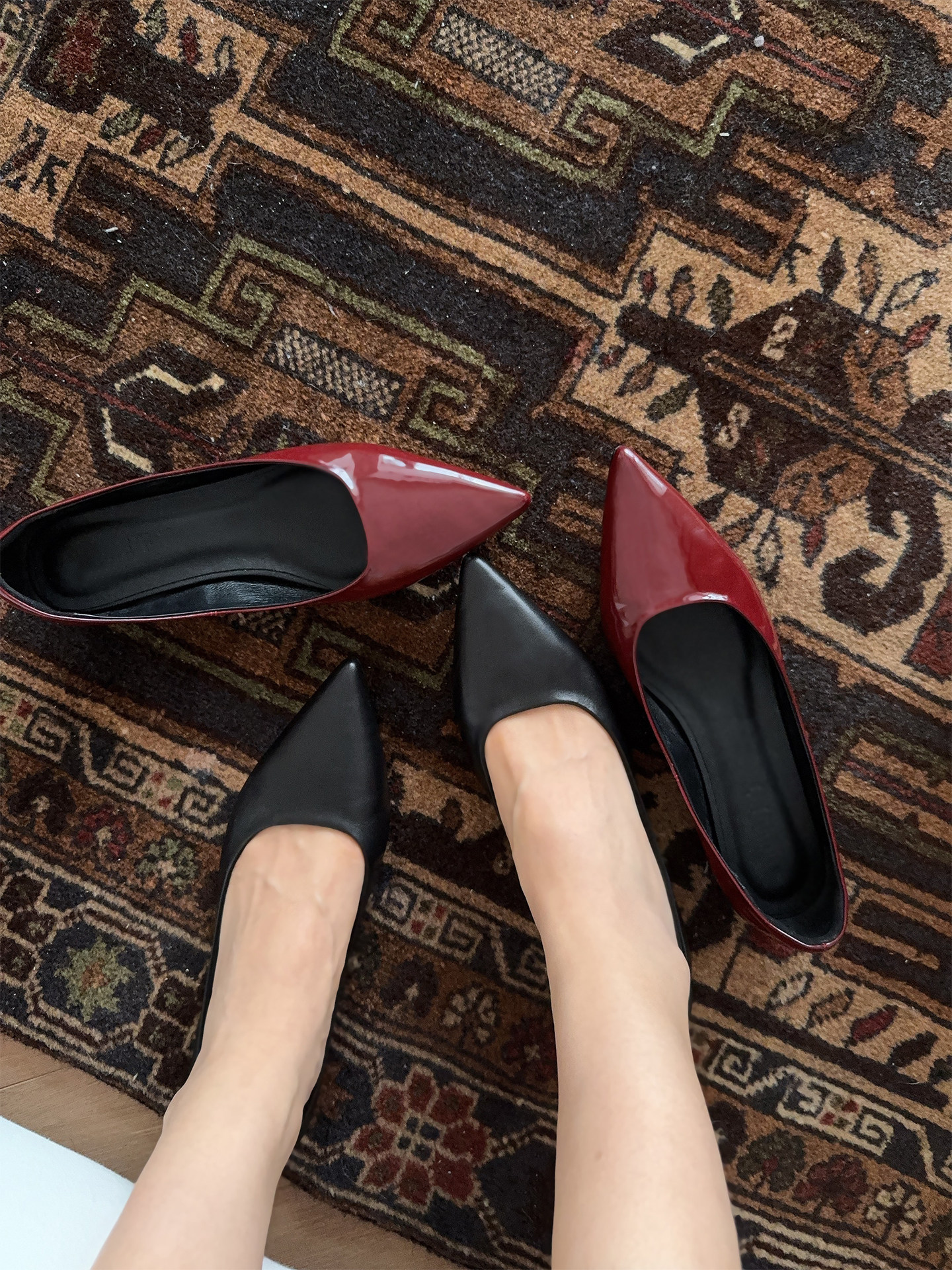 iLEFT左边日常穿搭配饰 时尚小猫跟尖头鞋 胖脚显瘦皮单鞋主图