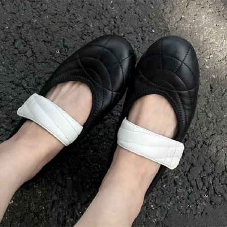 3.5+【雪儿上新.不褪不换】有40码圆头软底拼色魔术贴小皮鞋A65#