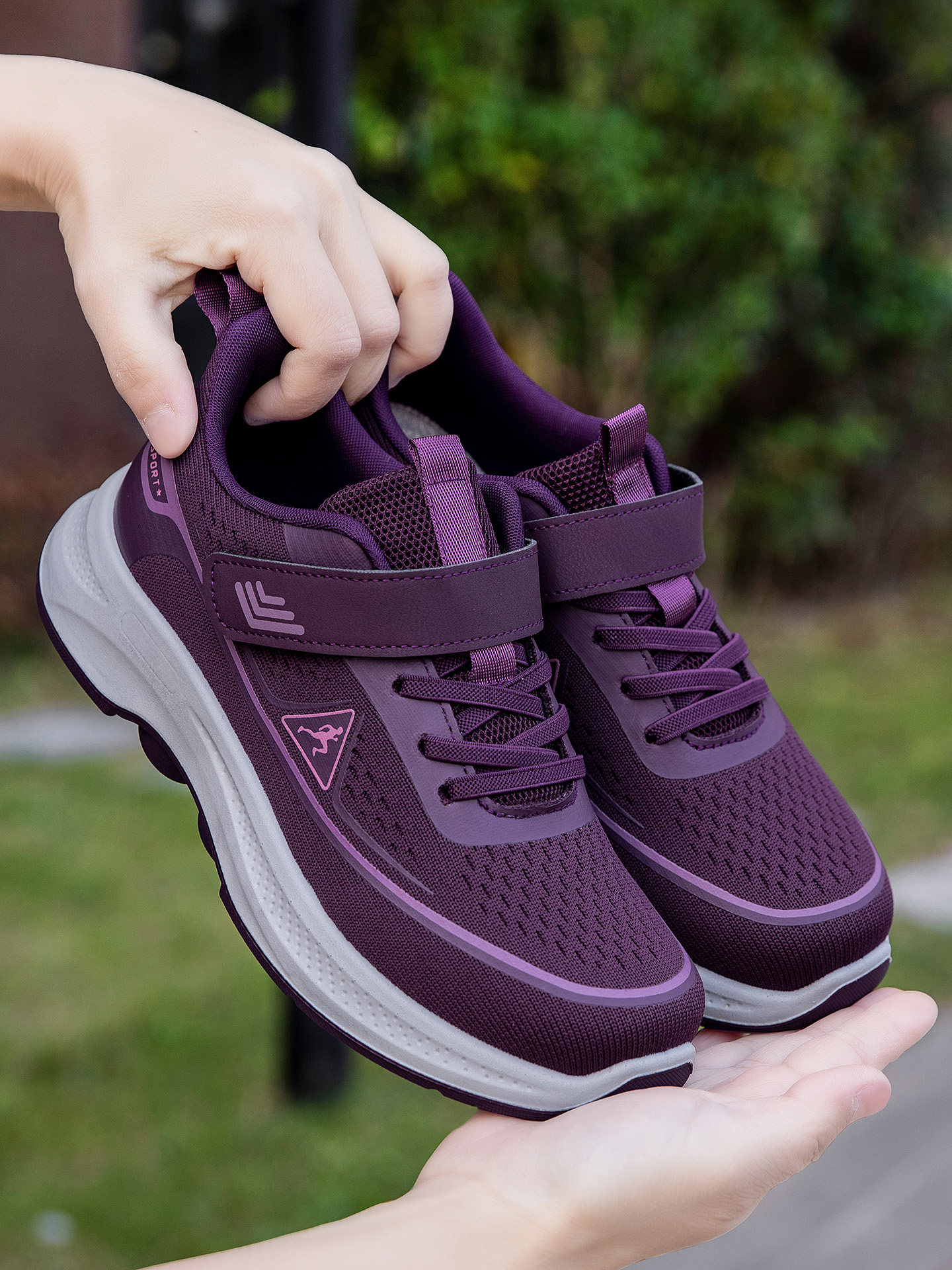 张凯丽老人鞋女鞋2026新款透气妈妈鞋中老年舒适不累脚健步运动鞋主图