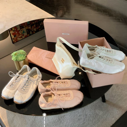 葡萄妈studiolee 增高3cm~减龄圆头系带缎面松紧休闲芭蕾德训鞋女