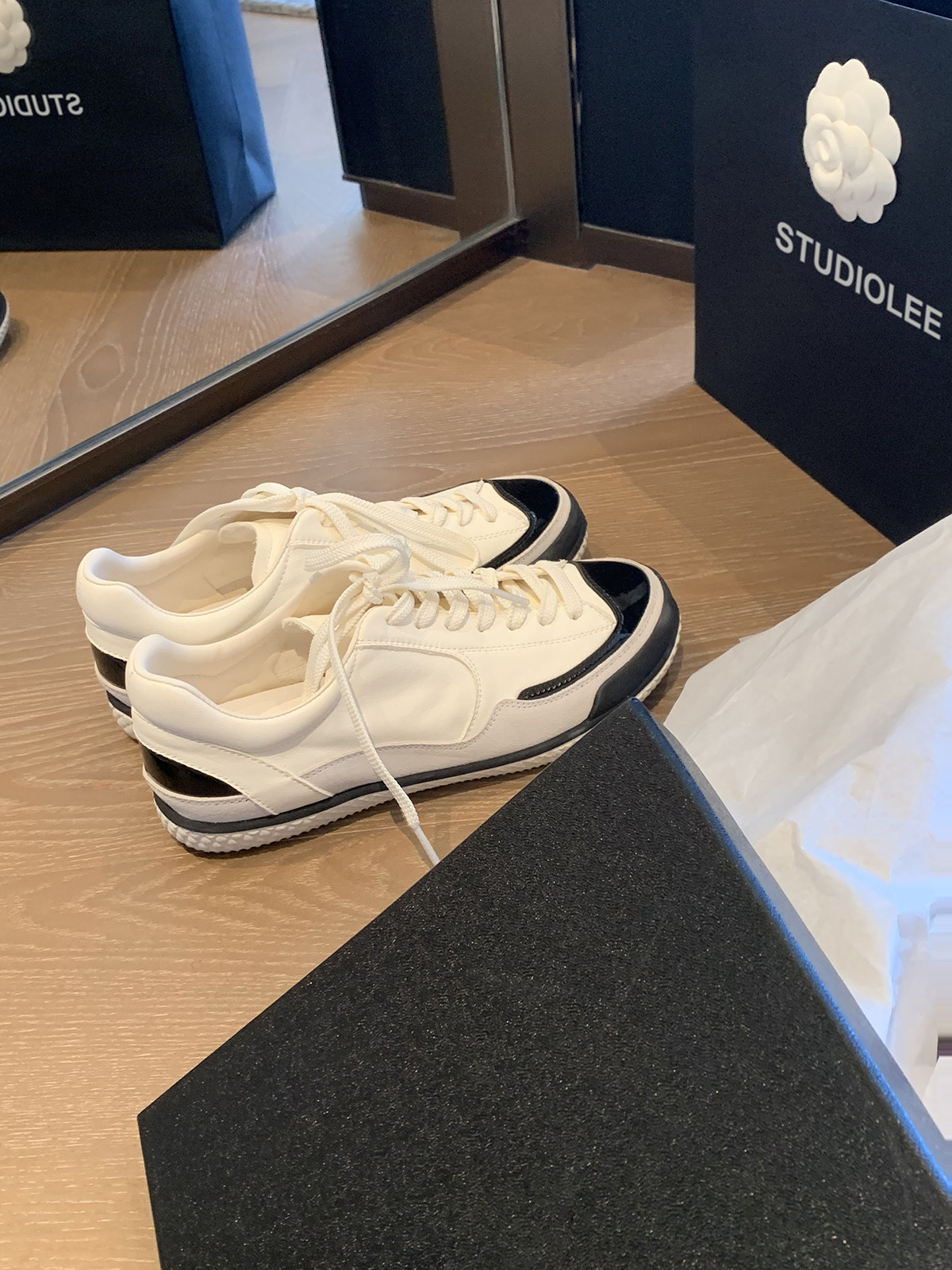 葡萄妈studiolee 春季新款小香风黑白熊猫拼色牛皮休闲鞋板鞋女主图