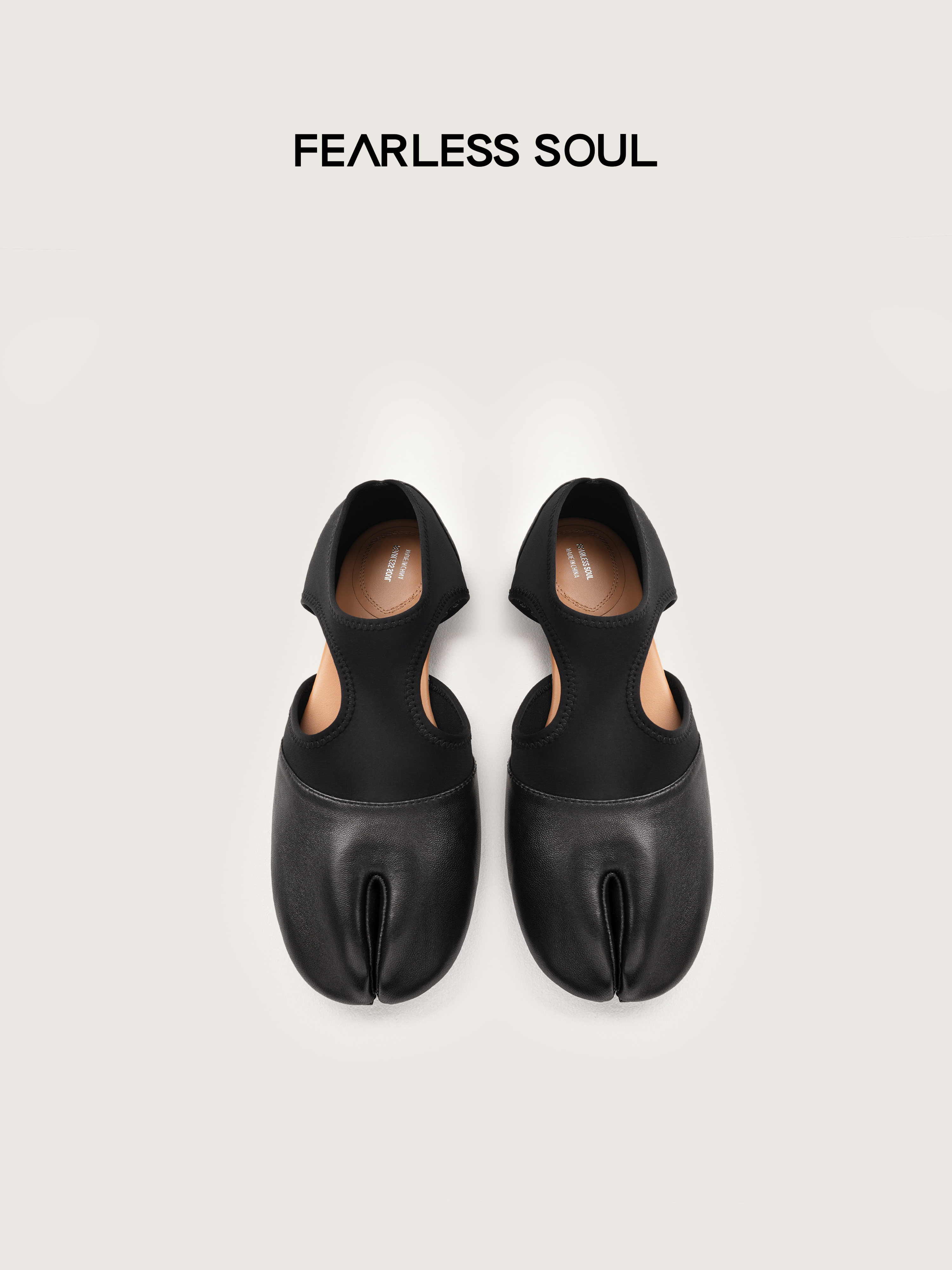 Taffa唐发发  春夏新款玛丽珍复古浅口猪蹄鞋小羊皮中空分趾鞋女主图