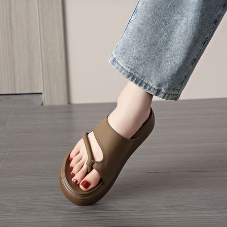 拖鞋女夏季外穿2026年新款爆款时尚绝美越南夹脚人字拖办公室凉拖