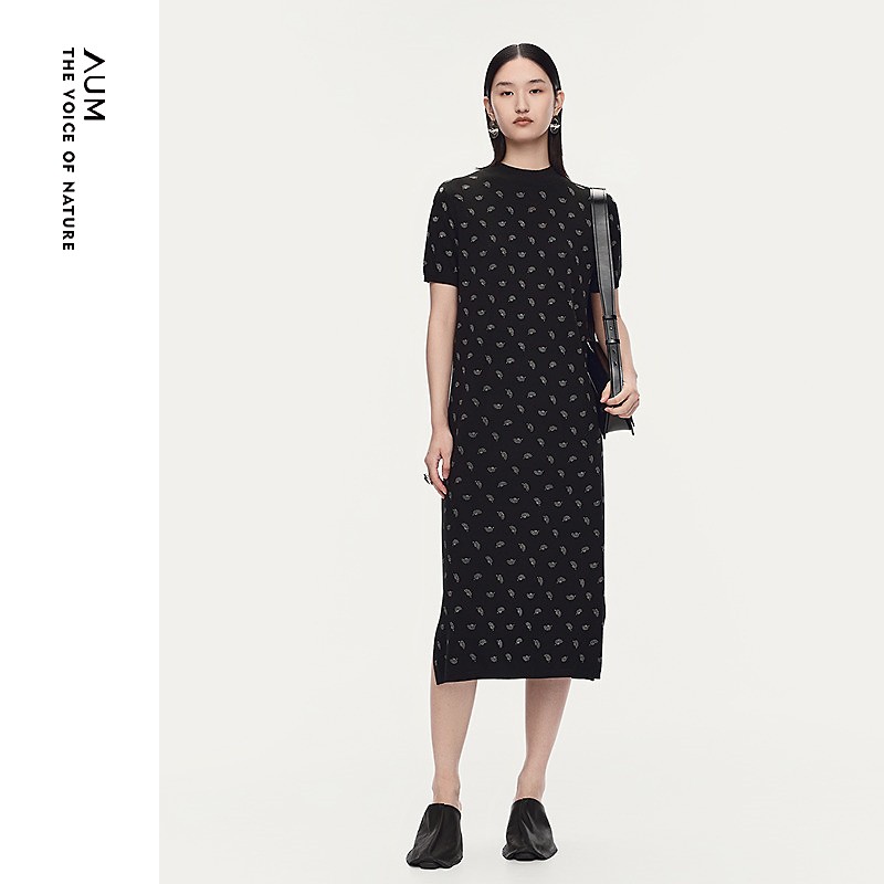 AUM春夏新款优雅圆领气质设计师时尚休闲复古黑色连衣MCFZ3L03M主图