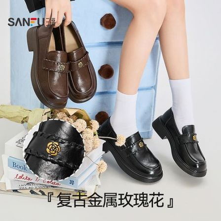 三福女乐福鞋春季失序学院复古风编花绳玫瑰花圆头女鞋852187