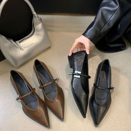 法式尖头粗跟低跟单鞋女2026春季新款一字女士英方真皮不累脚女