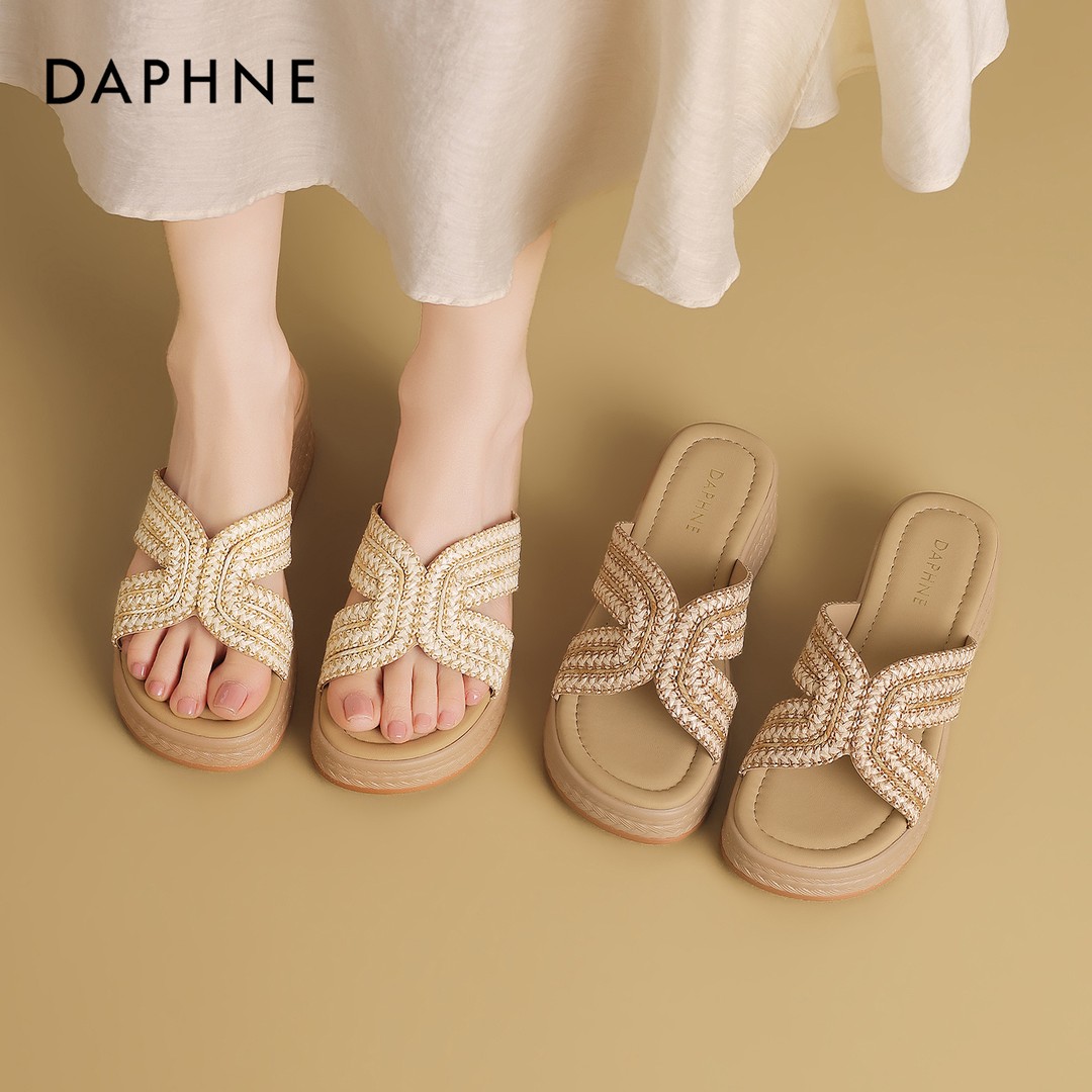 达芙妮新款夏季外穿凉鞋时尚度假风厚底增高编织一字拖时装拖鞋主图