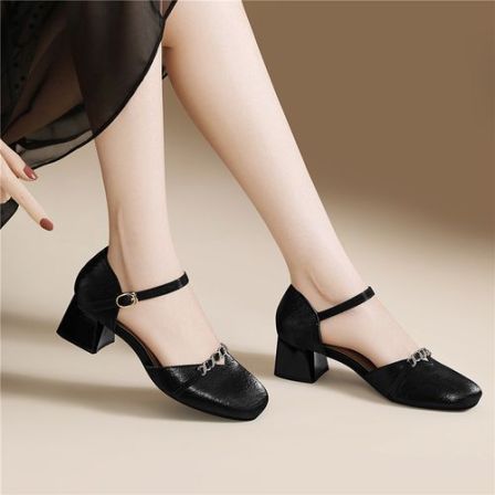包头凉鞋女2026新款中跟高级感外穿粗跟百搭气质夏天高跟鞋配裙子