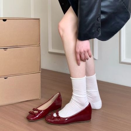 内增高漆皮红色晚晚鞋婚鞋2026年春秋新款镂空蝴蝶结气质浅口单鞋