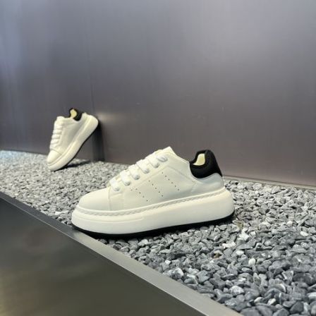 2026春夏新款简约纯色增高厚底低帮平底时尚透气软底青春休闲男鞋