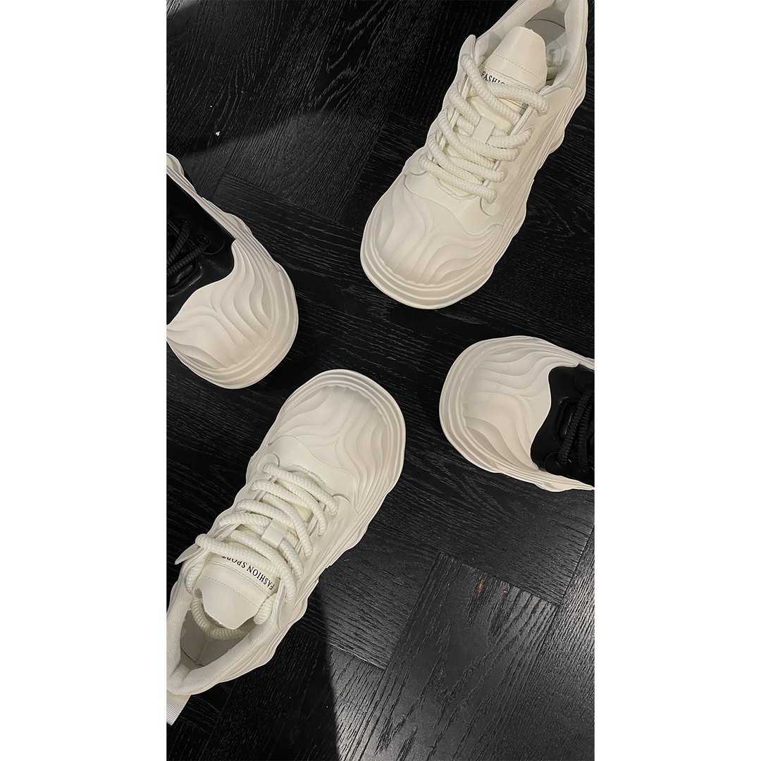 龙叨叨新品小众设计感波浪纹拼接厚底增高贝壳大头休闲运动板鞋主图