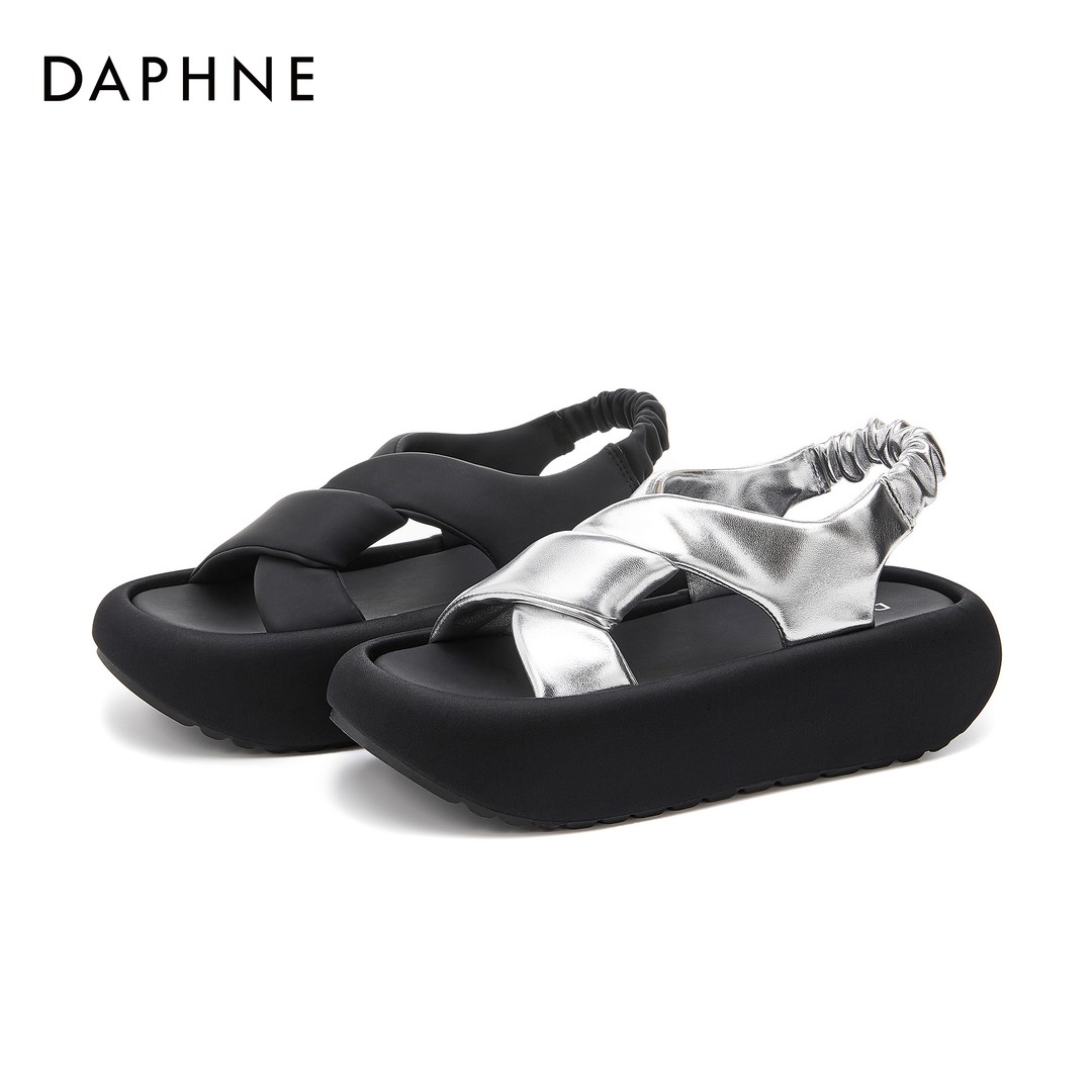 达芙妮夏季新款必备2026爆款时装凉鞋正式场合专用耐磨耐穿女鞋主图