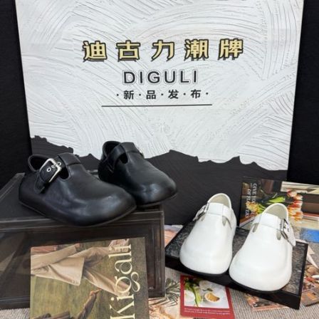 【迪古力】欧洲站2026新款勃肯轻便软底小皮鞋百搭休闲鞋单鞋女兔