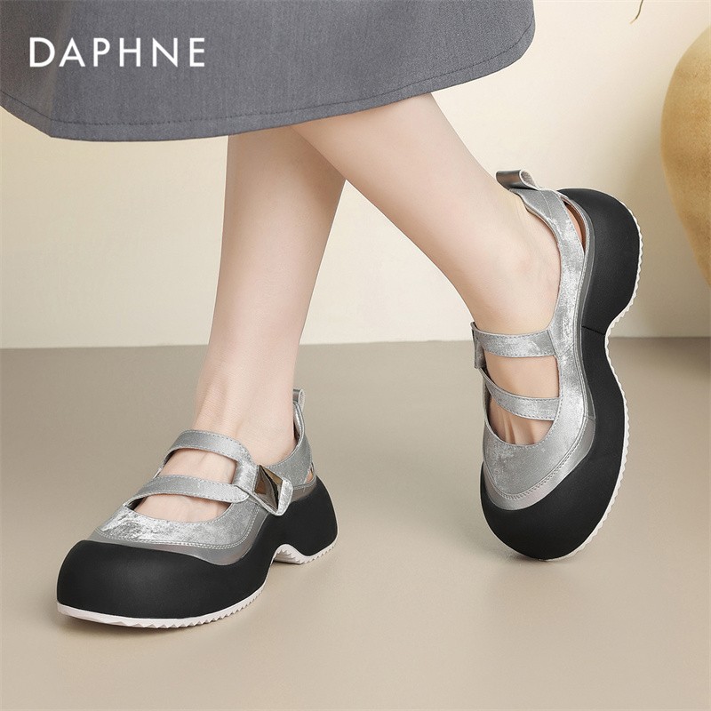 达芙妮秋季女式软底复古厚底小众浅口圆头魔术贴2026时尚休闲凉鞋主图