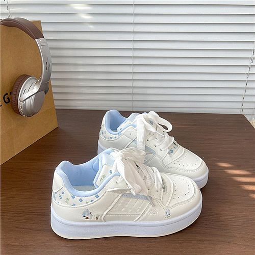 易少年 2026春季新款白兰色小白鞋ins潮百搭厚底学生休闲面包板鞋主图