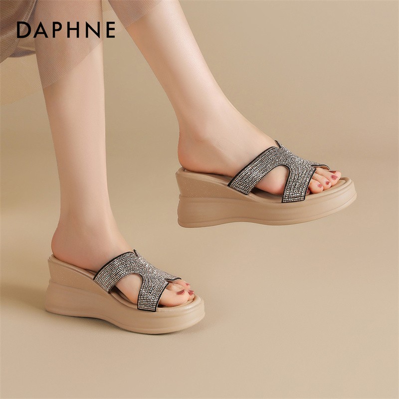 达芙妮2026新款凉拖鞋灵活轻便适用短途出行旅行必备高品质女鞋主图