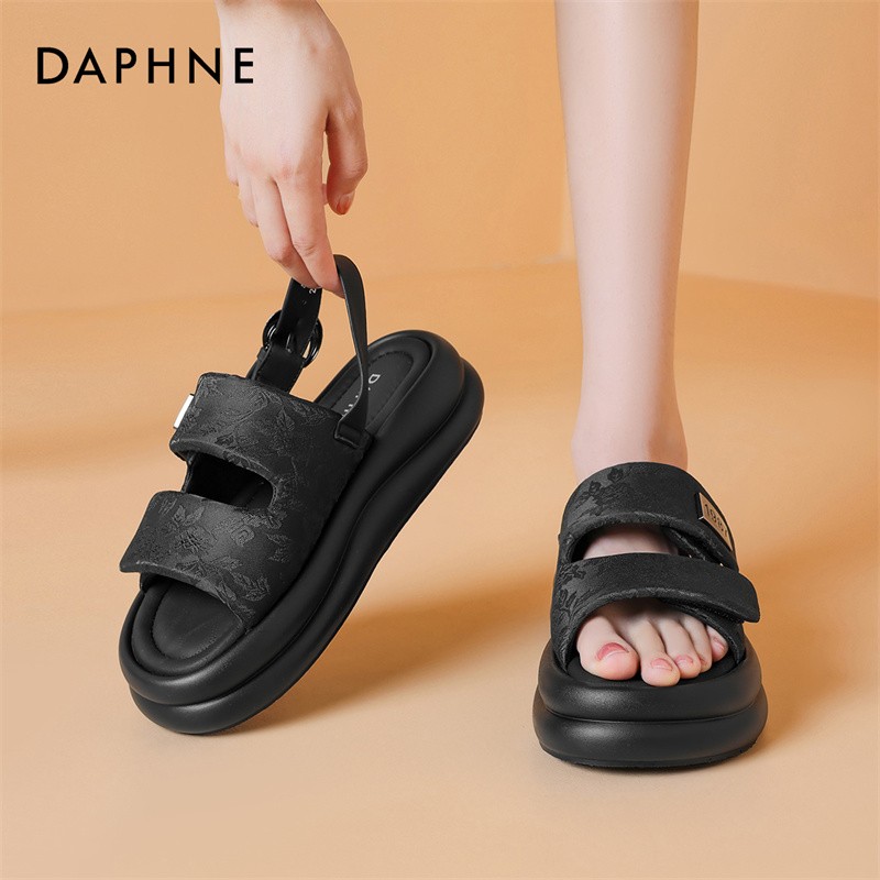 达芙妮2026夏季新款时装凉鞋夏日常备适合户外活动个性时尚女鞋主图