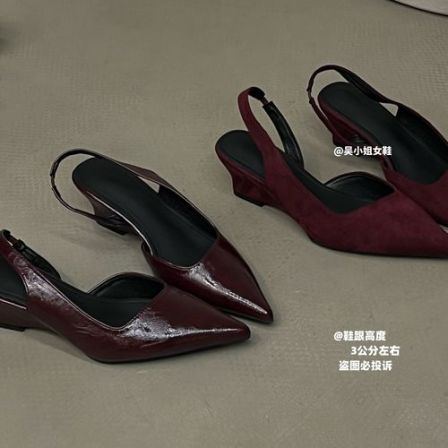 小坡跟！2026夏季新款尖头浅口侧空女鞋时尚百搭包头后绊带凉鞋