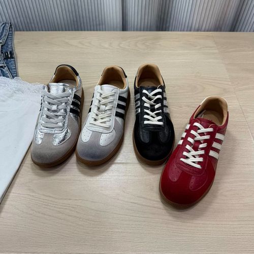 欧货牛皮德训板鞋女2026春秋新款复古做旧擦色加绒休闲运动小白鞋主图