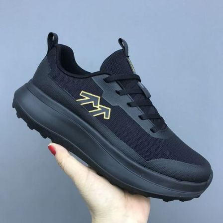 黑色新款男士透气网面软底轻便百搭休闲运动鞋2026时尚男鞋潮鞋