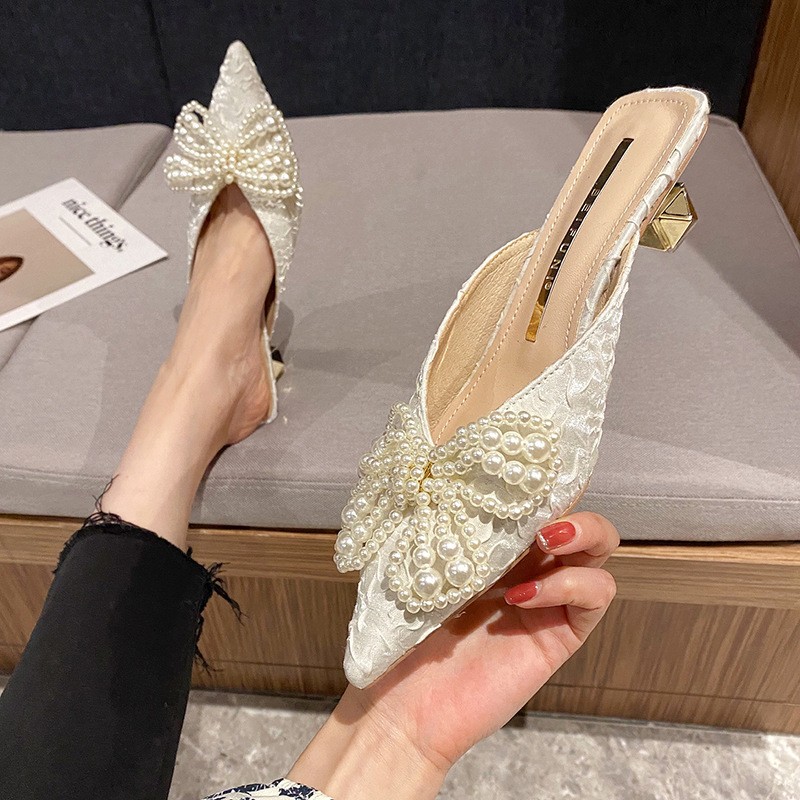 跟高3cm  春夏新款包头半拖珍珠蝴蝶结尖头拖鞋猫跟粗跟懒人鞋主图