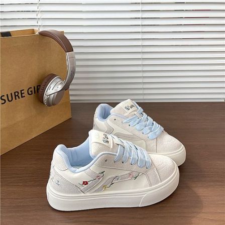 易少年 小清新小花面包鞋女ins潮2026春季新款板鞋百搭休闲小白鞋