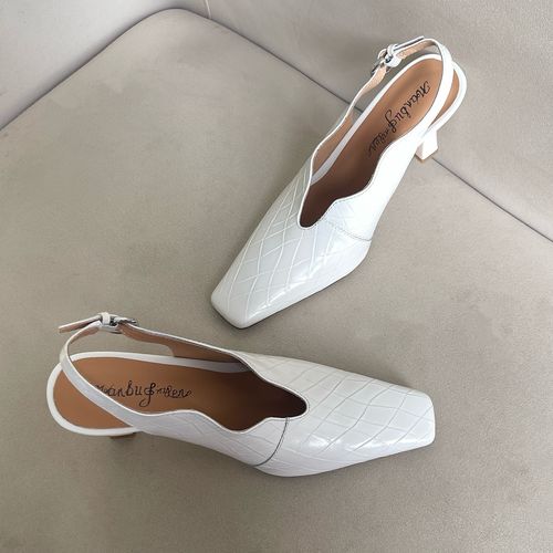 七月二店 6CM 复古英伦风方头包头后空简约低跟凉鞋春夏时尚单鞋主图