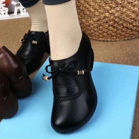 侧拉链设计百搭中粗跟复古英伦风橡胶底春夏新款中年牛皮女士单鞋